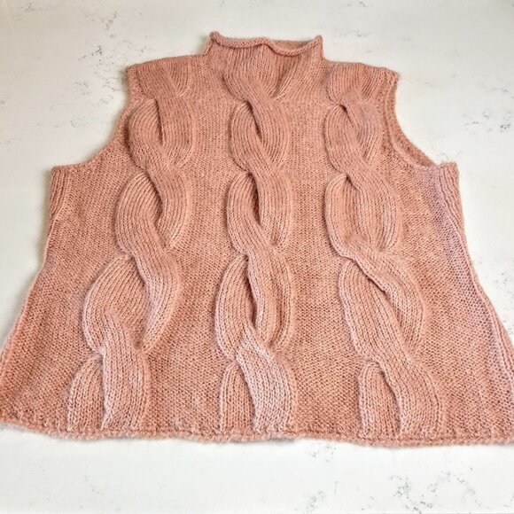 Due Per Due Chunky Cable Knit Sleeveless Sweater - Picture 3 of 4